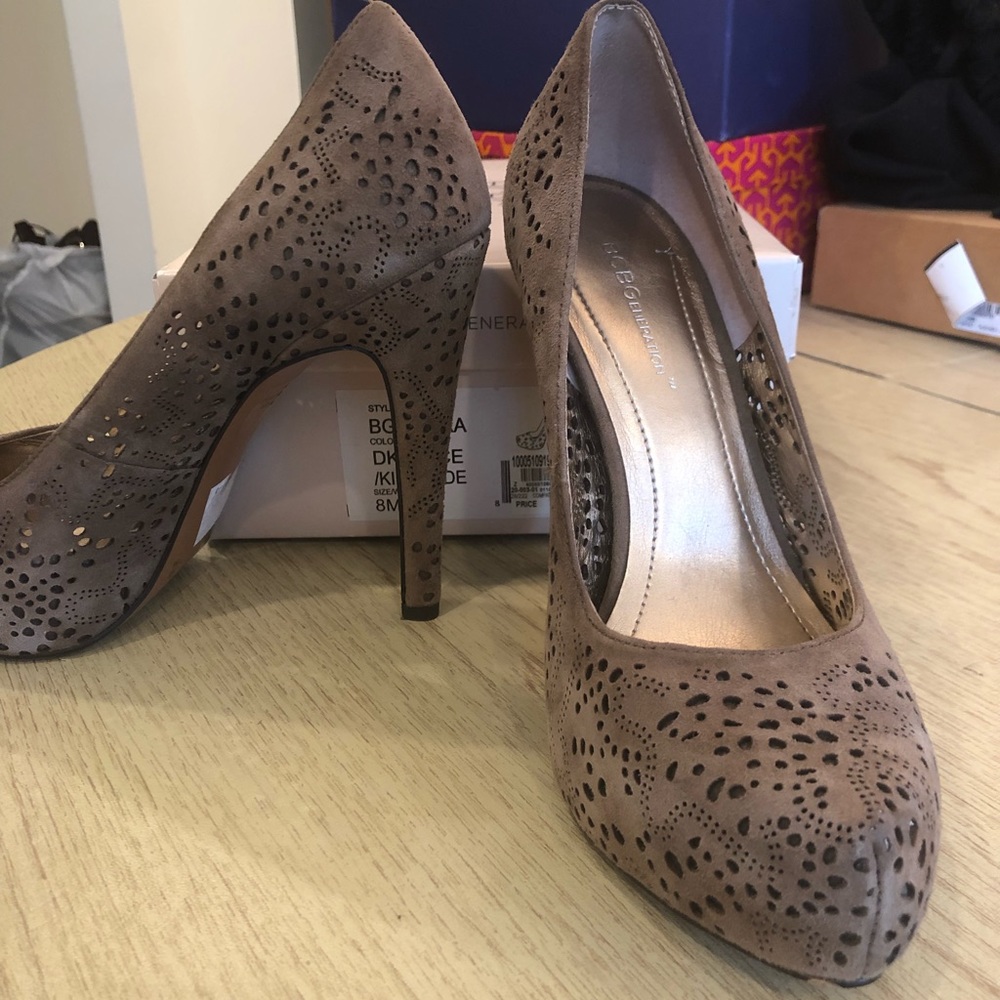 BCBG SUEDE HEEL